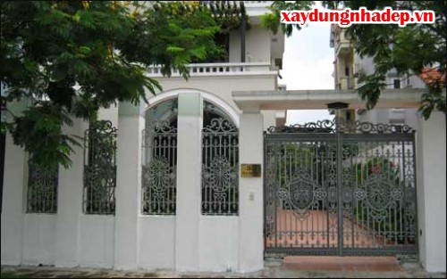 c&aacute;ch h&oacute;a giải phong thủy cho cổng ch&iacute;nh